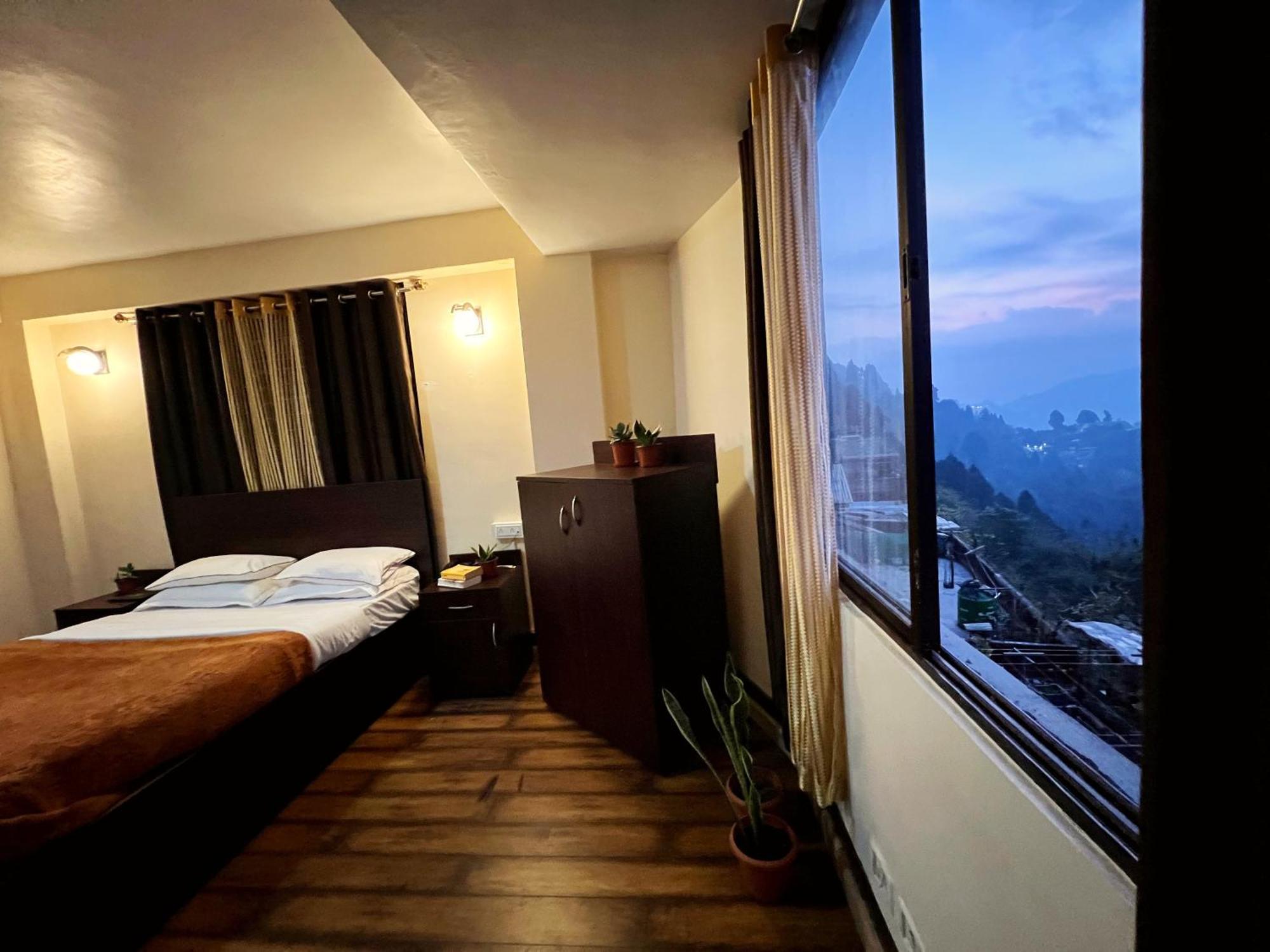 Darjeeling Heights - A Boutique Mountain View Homestay Room photo